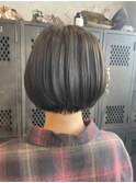 ショートヘアダークアッシュブラウン艶カラー丸みショートボブ