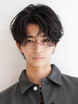 カライング(ing) スーツ短髪ツーブロック束感モテる黒髪シークレットパーマ流行