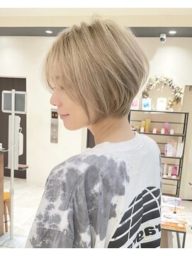 バンプ ギンザ(BUMP GINZA) 30代40代50代大人ショート髪型丸顔前髪あり似合わせ　安