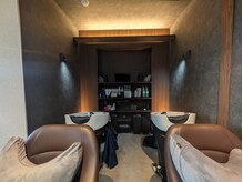 コッコレ(Coccole)の雰囲気（間接照明のオシャレなシャンプー台。）