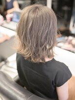 ホロン 池袋(HOLON)&nbsp;【HOLON】外国人風フォギーベージュ外ハネミディ