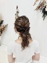 ドロップ ポニーテールアレンジ