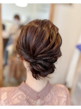 ロカット サロン(Roquat Salon) シニヨンアップアレンジ【ヘアセット/立川/立川南/卒業式袴】