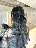 サンルーム(SUN room)&nbsp;【手ぶらでok~飾り付き】ウェーブハーフアップ　satsuki