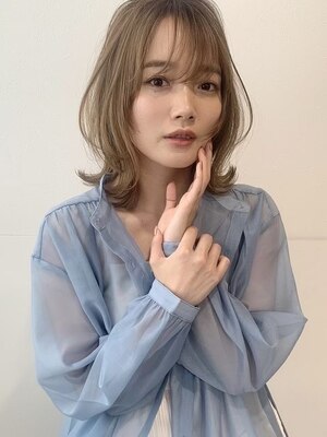 艶やかな透明感が人気☆ハイライト・ローライトを使って立体感のあるカラーに♪理想の色味で魅力度UP☆