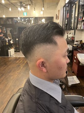 ブロートーキョーバーバーショップ 神田店(Bro Tokyo BARBERSHOP) 【神田】スーツに似合うスキンフェード