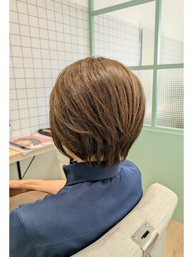 リアン(Lien) 流れをいかしたショートボブ