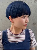 ブルーブラック刈り上げマッシュショートケアブリーチ