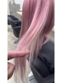 ホワイトピンクケアブリーチレイヤーカット丸みショートボブ