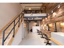 リラックスして過ごせるこだわりの内装で非日常を。