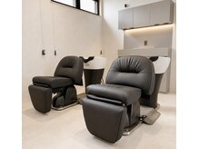 ソヨン 岡崎店(SOYON)の雰囲気(フルフラットのシャンプー台で、香りに包まれる癒しの時間♪)