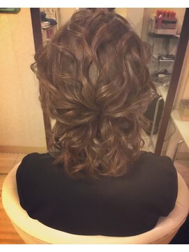 ヘアーセット モコロ(Hair Set MOCORO) ショートヘアアレンジ