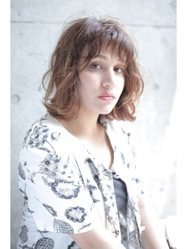 ファム(FAM) くせ毛ウェーブミディ