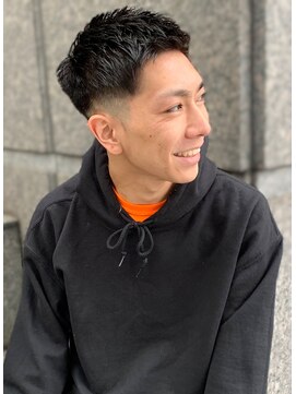 フランクスバーバー アンド ビアークラブ(FRANK'S BARBER and BEER CLUB) ビジカジフェザーマッシュサイドパートショートRオールバック