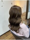 ベージュ×おすぎ