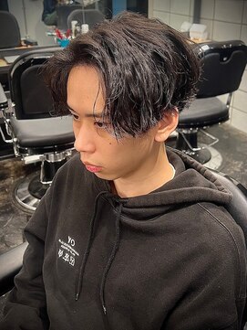 ビンゴ(BINGO) 973黒髪ツイストスパイラルパーマモテ髪ツーブロック刈り上げ