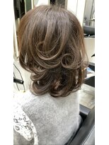 六本木美容室 ヒロオ(HIROO) ミディアムレイヤー×グレージュ