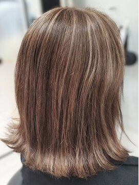 ヘアースタジオ ジェイワン(hair studio J ONE) 30代40代50代60代 ミディアムベージュ ハイライト 脱白髪染め