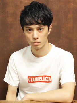 シアンデルカ(CYANDELUCCA) 大人のくせ毛風ショート