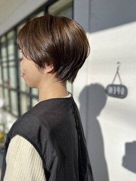 ビオトープアトラ(Bio-Top atora) 耳だしショート/アッシュベージュ/20代30代40代