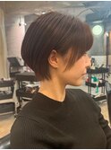 大人くびれ美人ショート