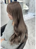 グレーベージュミルクティーアッシュ艶髪ハイトーンカラー