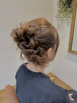 ラビアンフルール(La vie en Fleurs)&nbsp;夜会巻きアレンジ