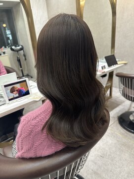 ロンドルピナス 小倉(Lond Lupinus) ミディアムヘア暗めカラー/デザインカラー/フェイスフレーミング