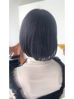 ディッシィ 立川(D'ICI) ネイビーカラー/ワンブリーチ/ぱつっとボブ