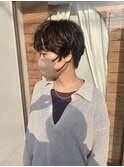パーマを活かしたショートスタイル