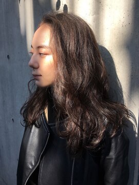 メロウ(MELLOW) パツっとライン重ためロングヘア