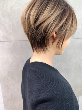 アヴァロン(AVALON) 絶壁解消☆イルミナカラー×大人ショートボブ