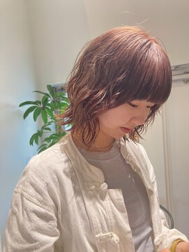 キコエル 三軒茶屋(kikoeru) ウルフアレンジベージュくるくるパーマ