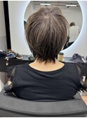 白髪ボカシハイライトショートヘア
