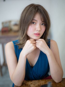 スタリー(Starry) 伸ばしかけミディアムレイヤー20代/30代/40代/ハレマチ通り