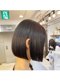 首が長く見える 縮毛 前下がり ストレート 軽めボブ ボブ