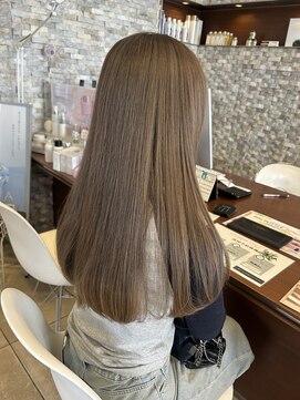 アチーブ ヘア デザイン(achieve hair design) 透明感ミルクティーベージュブリーチダブルカラーストレートヘア