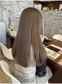 透明感ミルクティーベージュブリーチダブルカラーストレートヘア