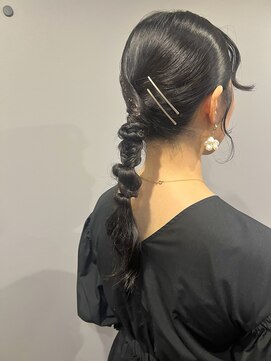 ウィーク 梅田(UiiC) 大人めタイトスタイル ロング あみおろし uiic umeda 中沢恵理