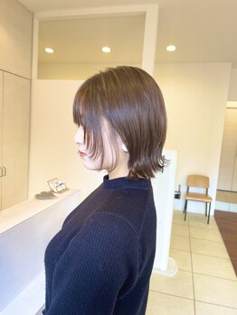 バビ デザイン(Vavi design)の写真/お客様の髪の状態を見て、お悩みを解決！あなたの魅力を引き出すスタイルをご提案します。