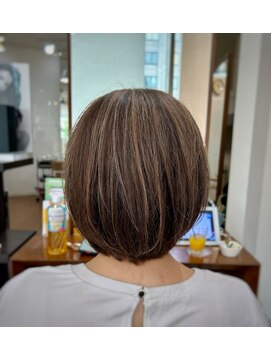 ムーア(MUA) ☆白髪ぼかしハイライト