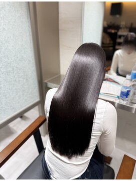 毛先まで潤う艶ロング髪質改善♪