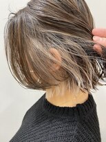 ワースホワイル(WORTH WHILE)&nbsp;大人ガーリーダークアッシュミディアムレイヤーカットブリーチ