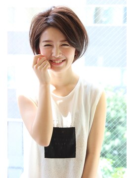 レウナ 外苑前(Reuna) 【３０代・４０代・５０代】大人の女性に人気の耳かけショート