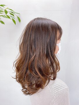 ビューティズム エルム(Beautism Elm) 【大人カジュアル】巻きすぎないルーズさが可愛い