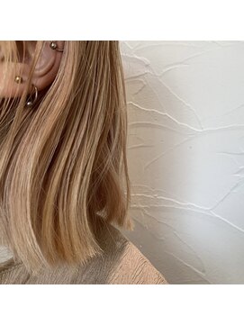 ルラン(RuLaN) ミルクティーベージュ×切りっぱなしボブ