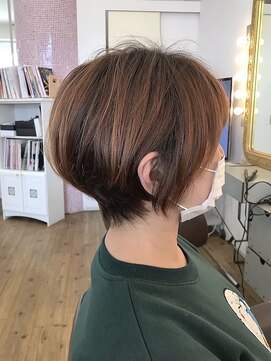 コワファースト 別府 耳かけくびれショート