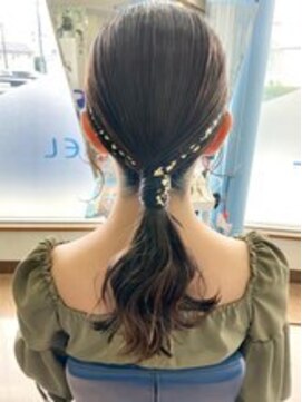 シエル(CIEL) 低めポニーテール