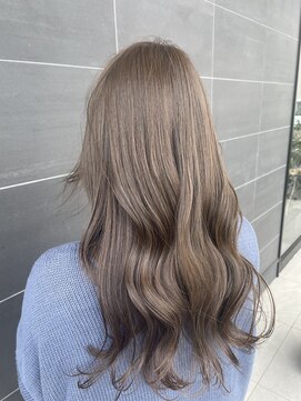 アチーブリス(achieve Liss) ミルクティーグレージュカラー大人可愛いゆるふわロングヘア