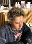 スパイキーショートピンパーマ刈り上げ